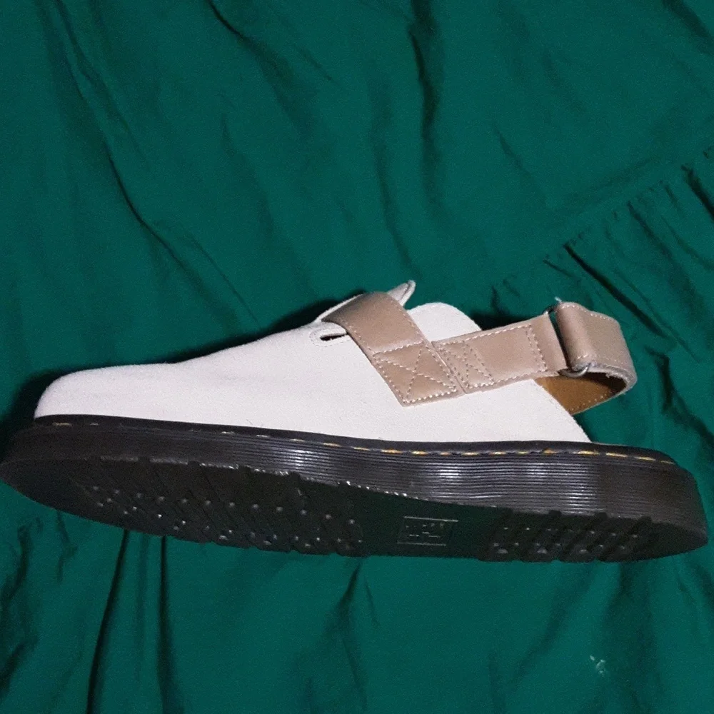 Dr. Martens Tan Leather Men's  Sandals Size 10.